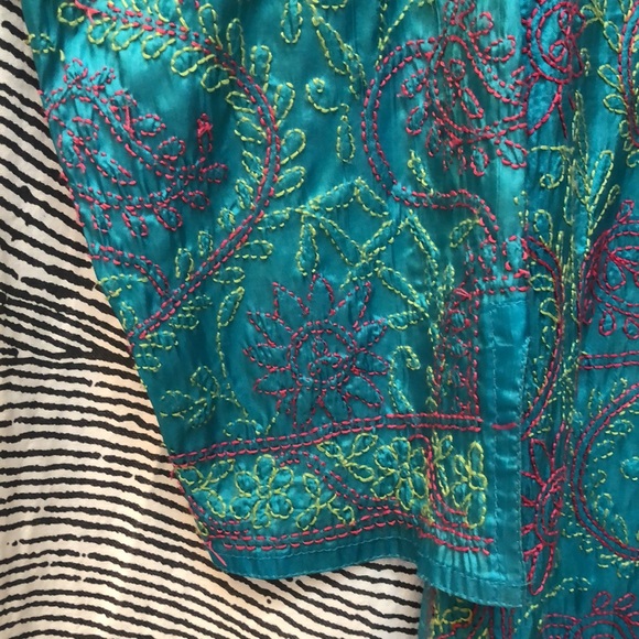 Hand-embroidered Silk Turquoise Tunic Sz. M from India - Picture 5 of 11